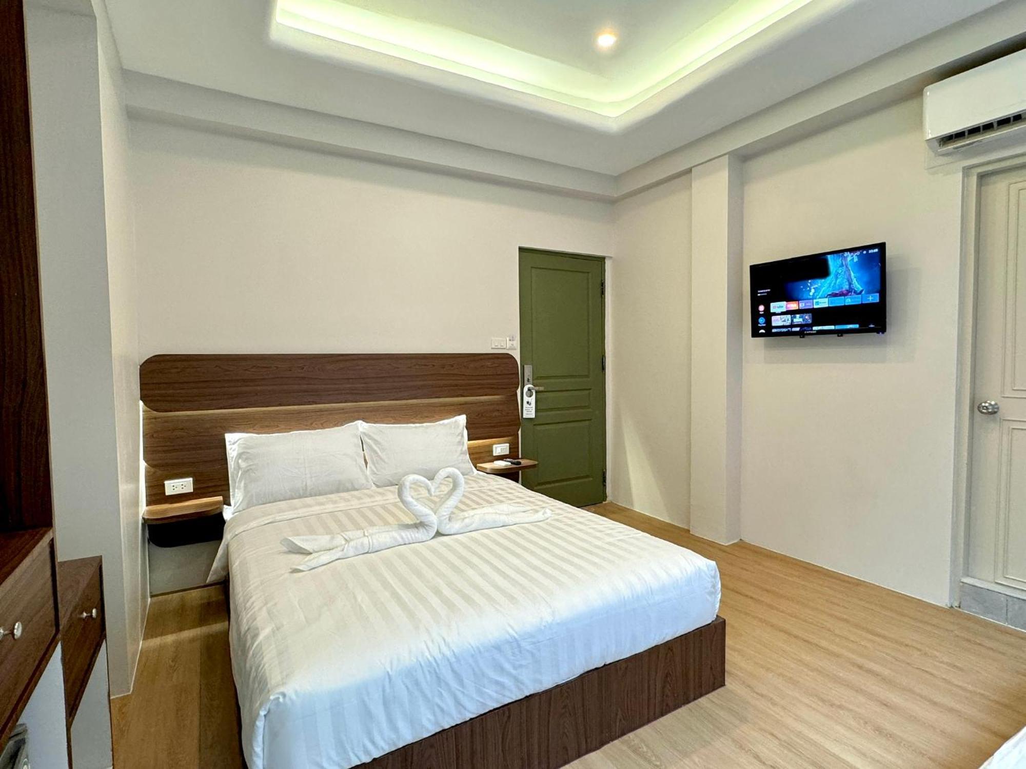 Avalan Phayathai Airport Link Бангкок Экстерьер фото