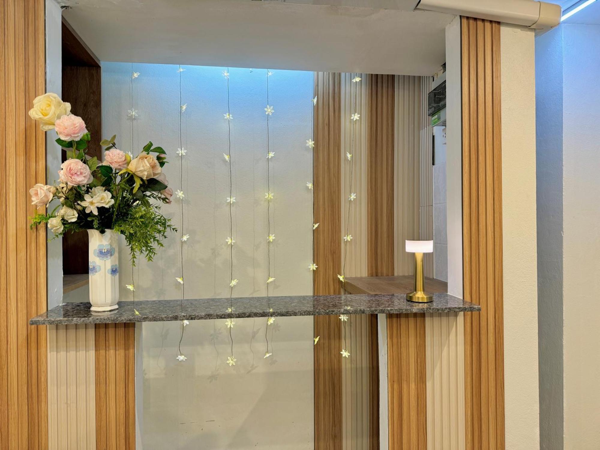 Avalan Phayathai Airport Link Бангкок Экстерьер фото