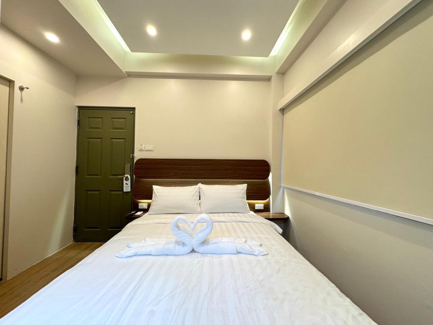 Avalan Phayathai Airport Link Бангкок Экстерьер фото